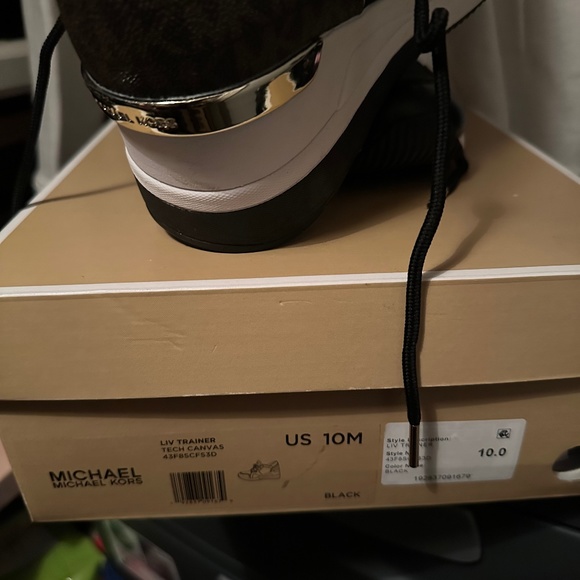 Michael kors sneakers - Picture 1 of 2